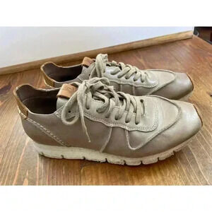 OTBT Women's Snowbird Lightweight Leather Sneakers, 7.5